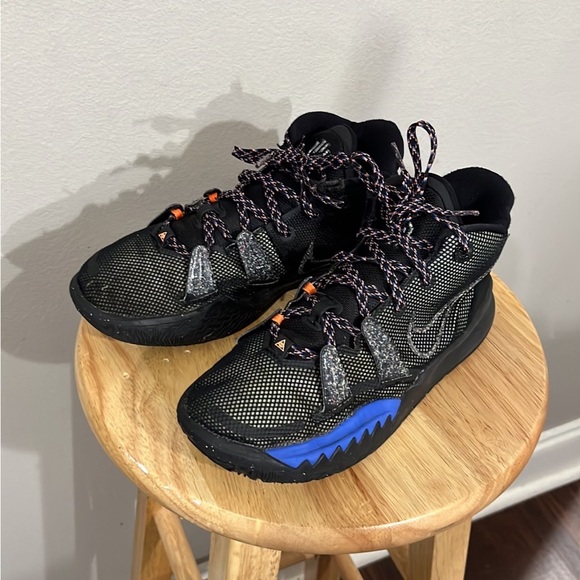 Nike kyrie - Picture 2 of 6